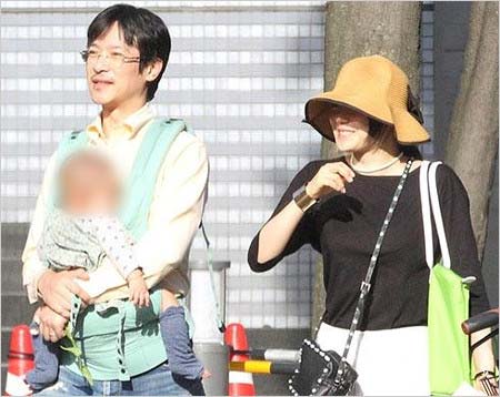 堺雅人&菅野美穂夫妻と子供のプライベート家族写真